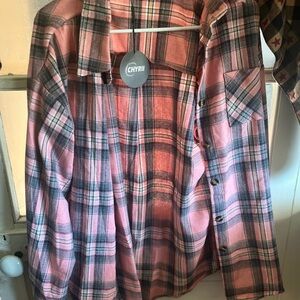Chyrii Pink Plaid Button-Down Shirt
